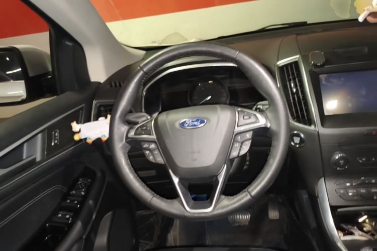 Used Ford Edge 2018 EcoBoost 245 Two-Wheel-Drive Titanium 7-Seater China V Standard Steering Wheel