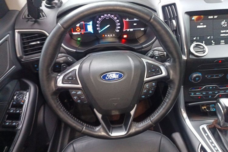 Used Ford Edge 2018 EcoBoost 245 Two-Wheel-Drive Titanium 7-Seater China V Standard Steering Wheel