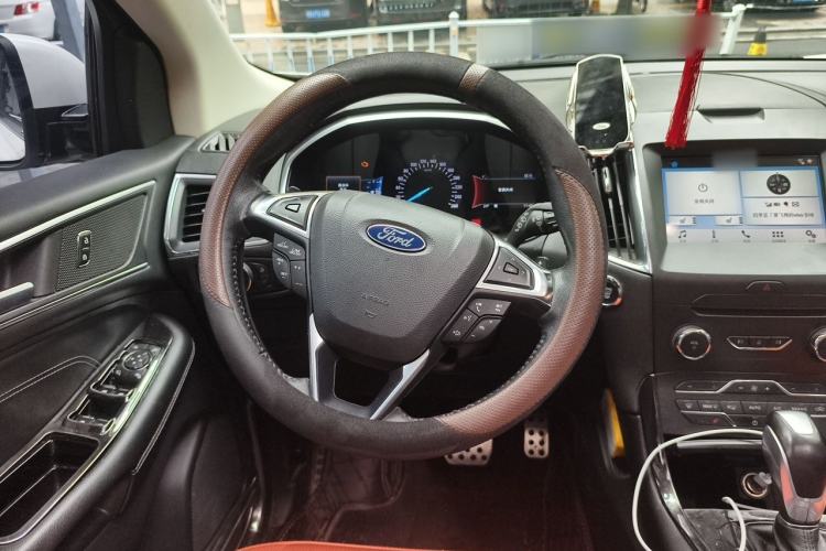 Used Ford Edge 2018 EcoBoost 245 Two-Wheel-Drive Titanium 7-Seater China V Standard Steering Wheel