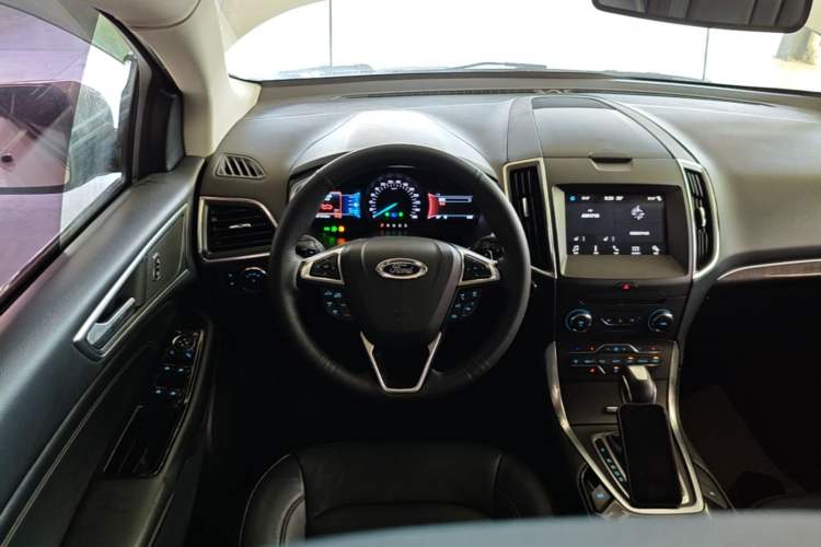 Used Ford Edge 2018 EcoBoost 245 Two-Wheel-Drive Titanium 7-Seater China V Standard Steering Wheel