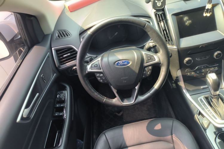 Used Ford Edge 2018 EcoBoost 245 Two-Wheel-Drive Titanium 7-Seater China V Standard Steering Wheel