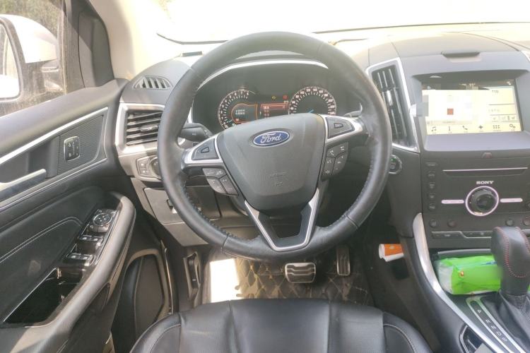 Used Ford Edge 2018 EcoBoost 245 Four-Wheel Drive Titanium 7-Seater Steering Wheel