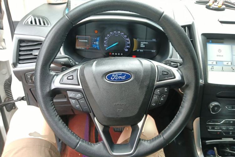 Used Ford Edge 2018 EcoBoost 245 Two-Wheel-Drive Titanium 7-Seater China VI Standard Steering Wheel