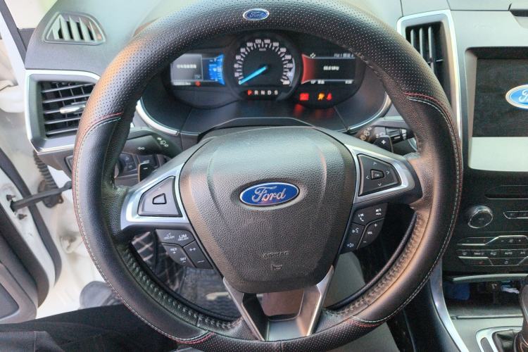 Used Ford Edge 2018 EcoBoost 245 Two-Wheel-Drive Titanium 7-Seater China V Standard Steering Wheel