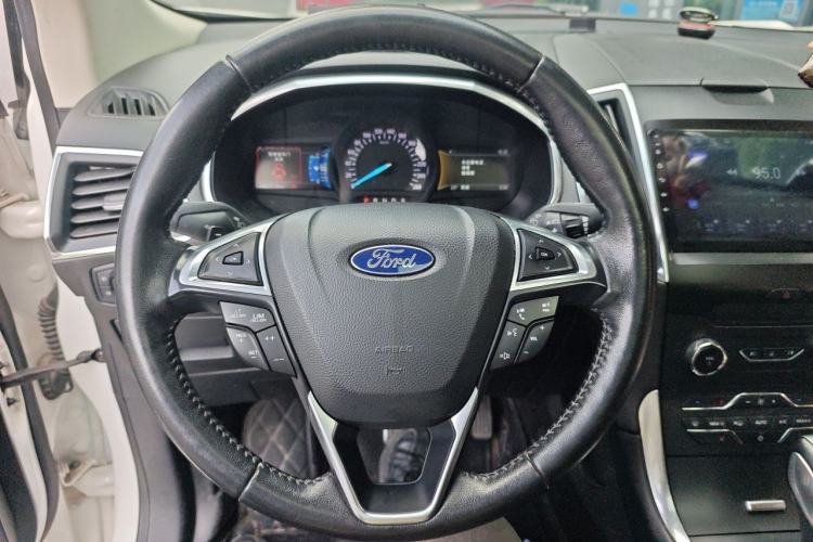 Used Ford Edge 2018 EcoBoost 245 Two-Wheel-Drive Titanium 7-Seater China V Standard Steering Wheel