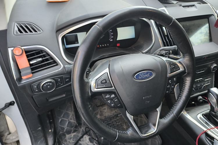 Used Ford Edge 2018 EcoBoost 245 Two-Wheel-Drive Titanium 7-Seater China V Standard Steering Wheel
