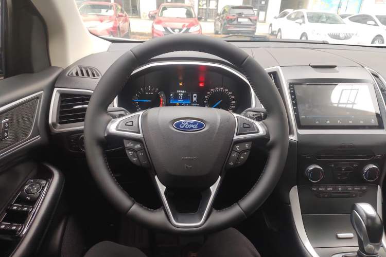 Used Ford Edge 2018 Facelifted EcoBoost 245 Two-Wheel-Drive Platinum Edition 5 Seats China V Emission Standard Steering Wheel