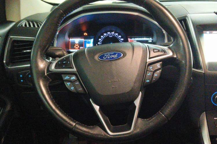 Used Ford Edge 2018 EcoBoost 245 Two-Wheel-Drive Titanium 7-Seater China V Standard Steering Wheel