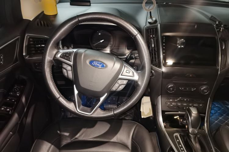 Used Ford Edge 2018 EcoBoost 245 Two-Wheel-Drive Titanium 7-Seater China V Standard Steering Wheel
