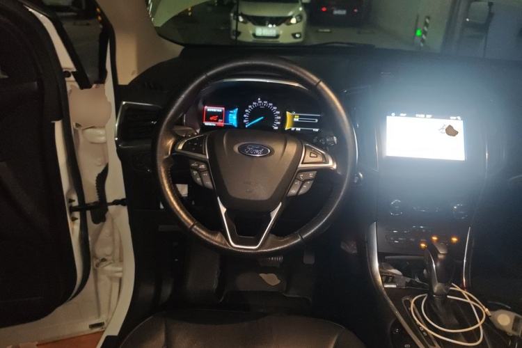 Used Ford Edge 2018 EcoBoost 245 Two-Wheel-Drive Titanium 7-Seater China V Standard Steering Wheel
