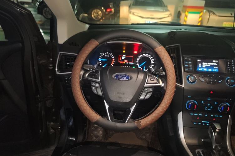 Used Ford Edge 2018 EcoBoost 245 Two-Wheel-Drive Platinum Edition 7-Seater China V Emission Standard Steering Wheel
