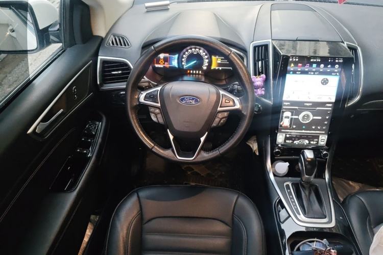 Used Ford Edge 2018 EcoBoost 245 Two-Wheel-Drive Titanium 7-Seater China VI Standard Steering Wheel