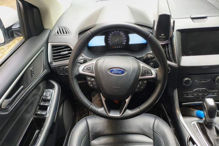 Used Ford Edge 2018 EcoBoost 245 Two-Wheel-Drive Titanium 7-Seater China V Standard Steering Wheel