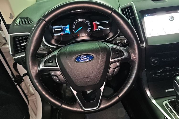 Used Ford Edge 2018 EcoBoost 245 Two-Wheel-Drive Titanium 7-Seater China VI Standard Steering Wheel