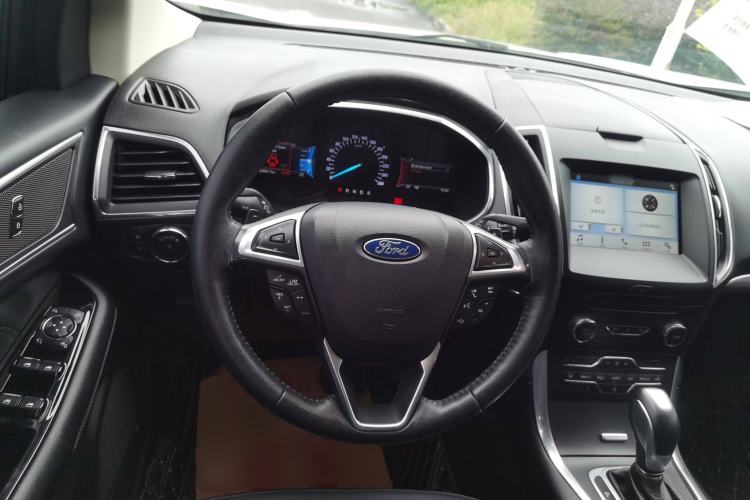 Used Ford Edge 2018 EcoBoost 245 Two-Wheel-Drive Titanium 7-Seater China V Standard Steering Wheel