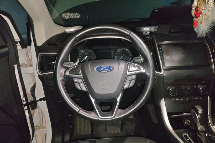 Used Ford Edge 2018 Facelifted EcoBoost 245 Two-Wheel-Drive Platinum Edition 5 Seats China V Emission Standard Steering Wheel