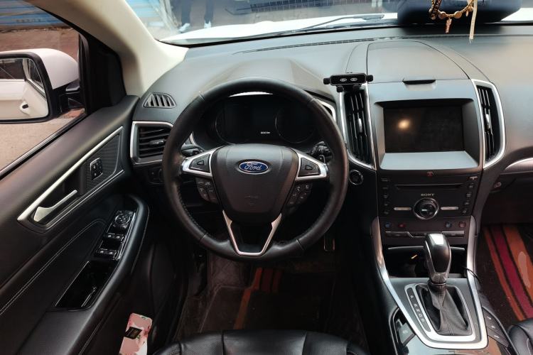 Used Ford Edge 2018 EcoBoost 245 Four-Wheel Drive Titanium 7-Seater Steering Wheel
