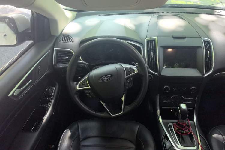 Used Ford Edge 2018 EcoBoost 245 Two-Wheel-Drive Titanium 7-Seater China V Standard Steering Wheel