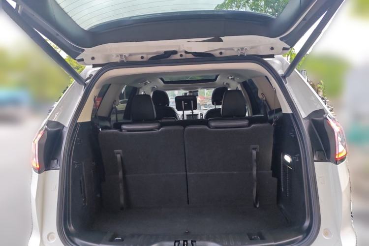 Used Ford Edge 2018 EcoBoost 245 Two-Wheel-Drive Titanium 7-Seater China VI Standard Trunk