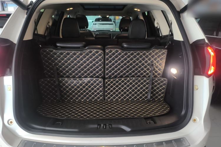 Used Ford Edge 2018 EcoBoost 245 Two-Wheel-Drive Titanium 7-Seater China V Standard Trunk