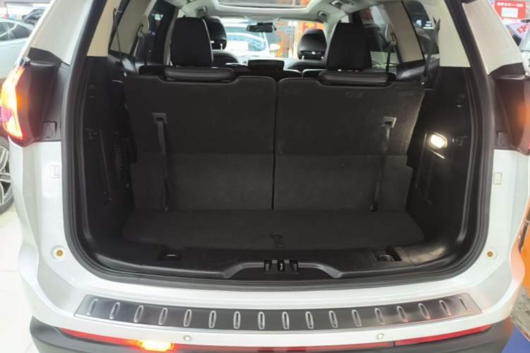 Used Ford Edge 2018 EcoBoost 245 Two-Wheel-Drive Titanium 7-Seater China V Standard Trunk