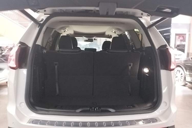 Used Ford Edge 2018 EcoBoost 245 Two-Wheel-Drive Titanium 7-Seater China V Standard Trunk