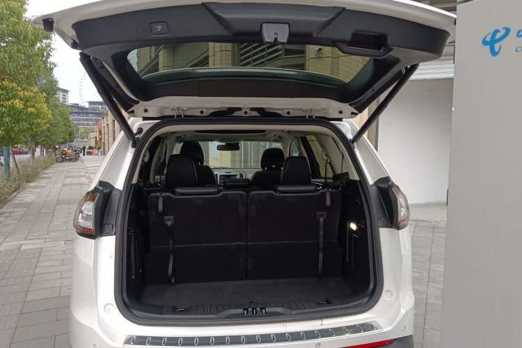 Used Ford Edge 2018 EcoBoost 245 Two-Wheel-Drive Titanium 7-Seater China VI Standard Trunk