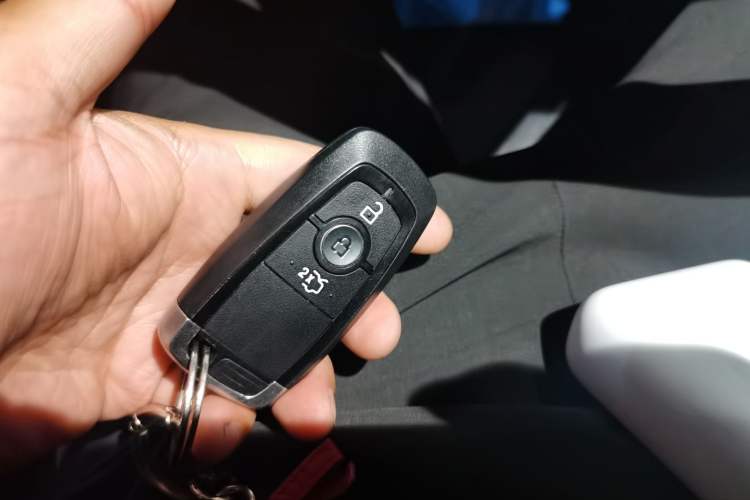 Used Ford Edge 2018 EcoBoost 245 Two-Wheel-Drive Titanium 7-Seater China V Standard Vehicle Key