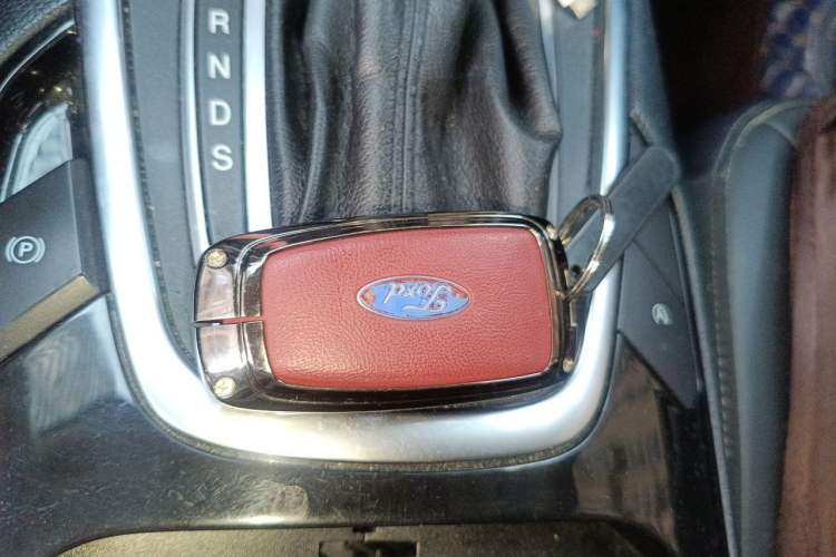 Used Ford Edge 2018 EcoBoost 245 Two-Wheel-Drive Titanium 7-Seater China V Standard Vehicle Key