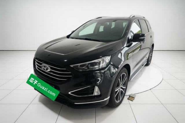 Ojetý Ford Edge 2020 EcoBoost 245 Two-Wheel Drive Titanium 7-Seater