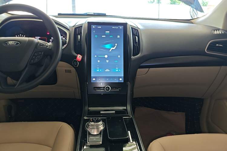Used Ford Edge 2020 EcoBoost 245 Two-Wheel-Drive Titanium 5-Seater Audio And AC Panel