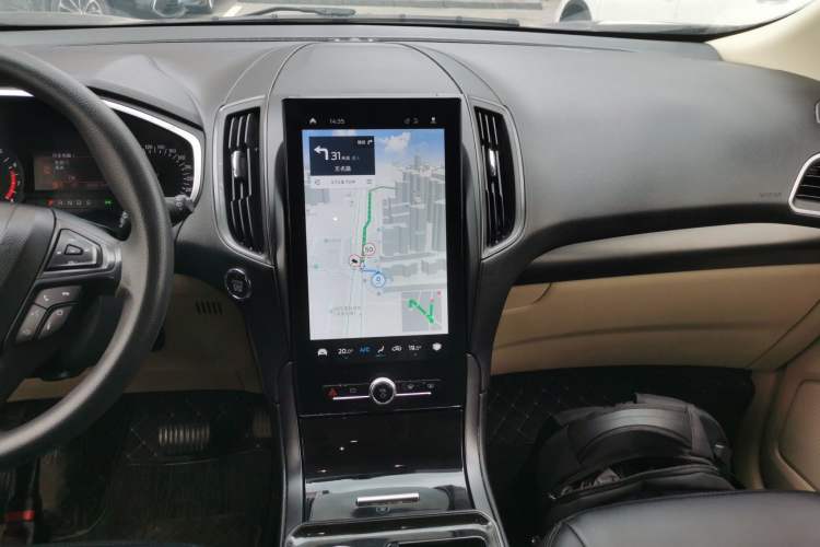 Used Ford Edge 2020 EcoBoost 245 Two-Wheel-Drive Titanium 5-Seater Audio And AC Panel