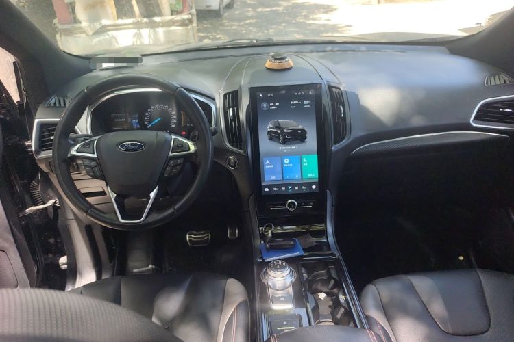 Used Ford Edge 2020 EcoBoost 245 4x4 ST-Line 7-Seater Center Console