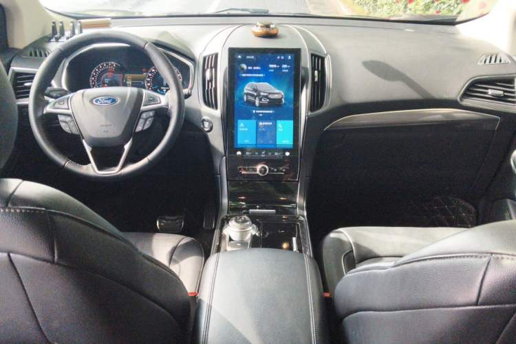 Used Ford Edge 2020 EcoBoost 245 Two-Wheel Drive Titanium 7-Seater Center Console