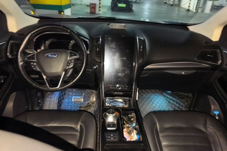 Used Ford Edge 2020 EcoBoost 245 Two-Wheel Drive Titanium 7-Seater Center Console