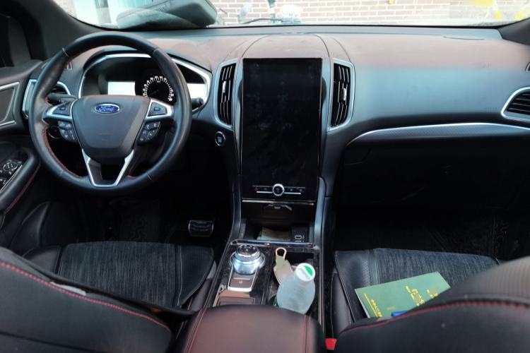 Used Ford Edge 2020 EcoBoost 245 4x4 ST-Line 7-Seater Center Console