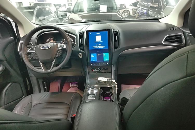 Used Ford Edge 2020 EcoBoost 245 Two-Wheel Drive Titanium 7-Seater Center Console