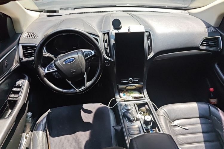 Used Ford Edge 2020 EcoBoost 245 Two-Wheel Drive Titanium 7-Seater Center Console