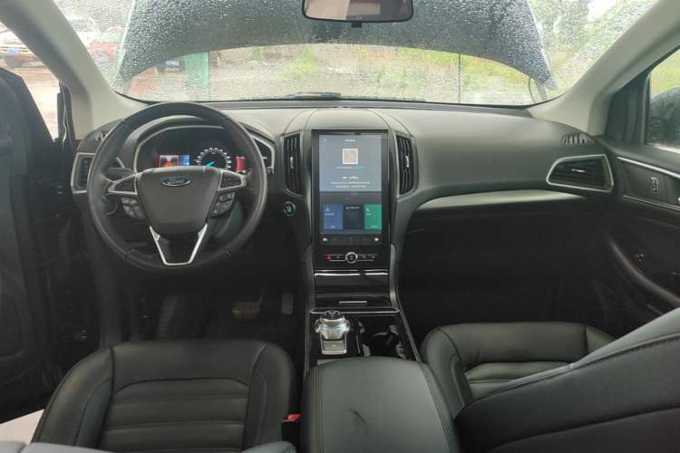 Used Ford Edge 2020 EcoBoost 245 Two-Wheel-Drive Platinum Edition 5 Seats Center Console