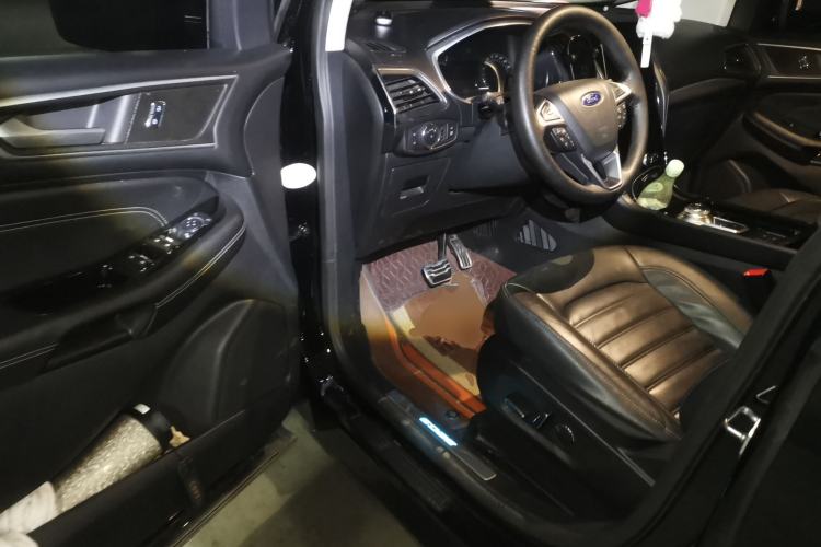 Used Ford Edge 2020 EcoBoost 245 Two-Wheel Drive Titanium 7-Seater Driver Seat