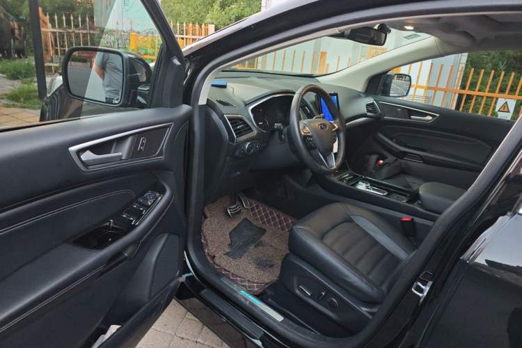 Used Ford Edge 2020 EcoBoost 245 Two-Wheel Drive Titanium 7-Seater Driver Seat
