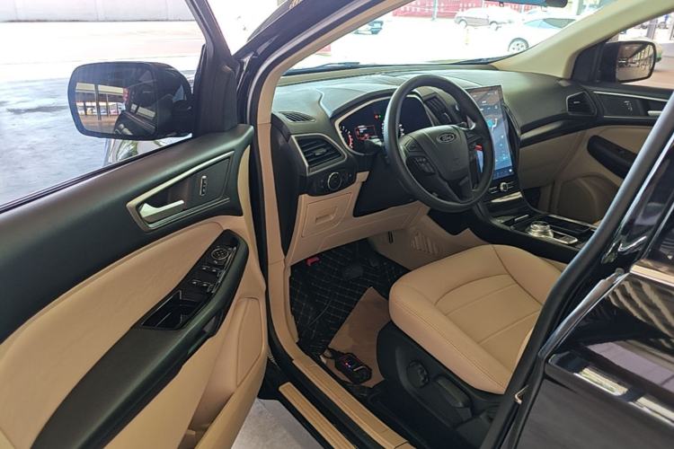 Used Ford Edge 2020 EcoBoost 245 Two-Wheel-Drive Titanium 5-Seater Driver Seat