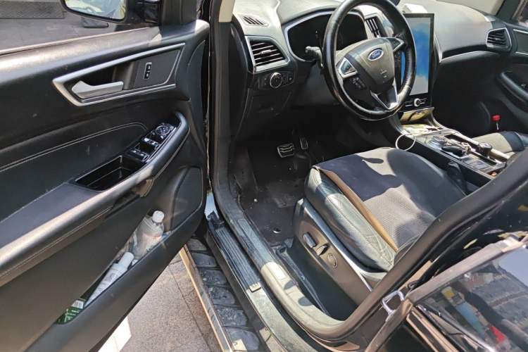 Used Ford Edge 2020 EcoBoost 245 Two-Wheel Drive Titanium 7-Seater Driver Seat