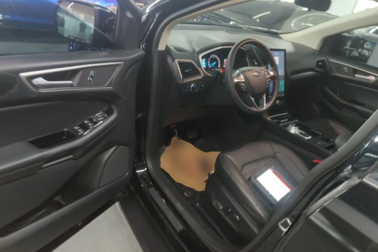 Used Ford Edge 2020 EcoBoost 245 Two-Wheel-Drive Platinum Edition 5 Seats Driver Seat