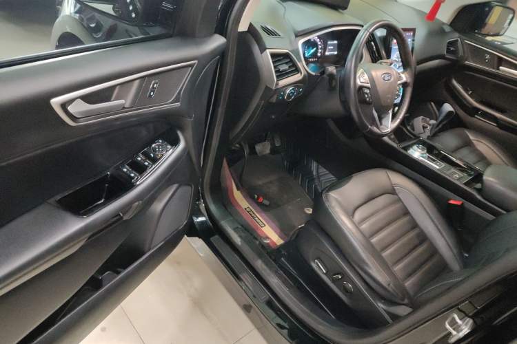 Used Ford Edge 2020 EcoBoost 245 Two-Wheel-Drive Platinum Edition 5 Seats Driver Seat