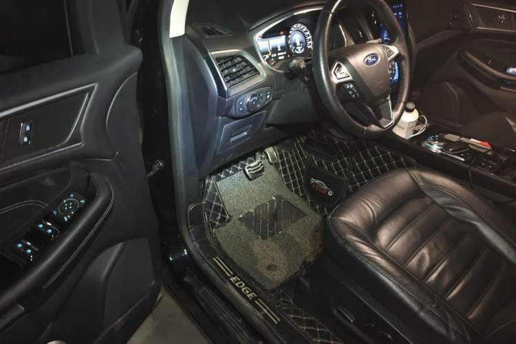 Used Ford Edge 2020 EcoBoost 245 Two-Wheel Drive Titanium 7-Seater Driver Seat