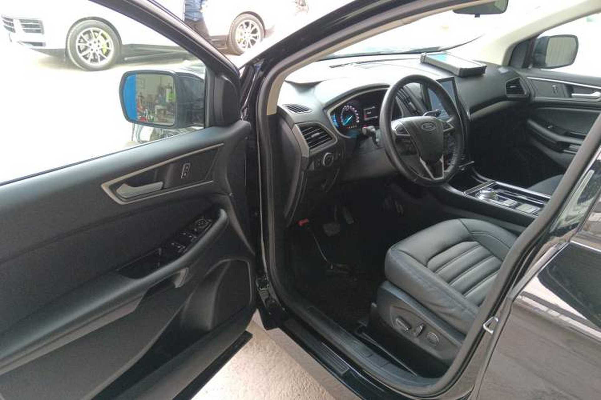 Used Ford Edge 2020 EcoBoost 245 Two-Wheel-Drive Platinum Edition 5 Seats Driver Seat
