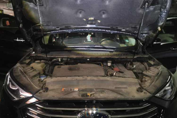 Used Ford Edge 2020 EcoBoost 245 Two-Wheel Drive Titanium 7-Seater Engine Bay