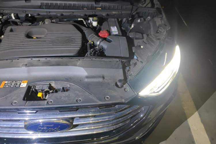 Used Ford Edge 2020 EcoBoost 245 Two-Wheel Drive Titanium 7-Seater Engine Bay Left