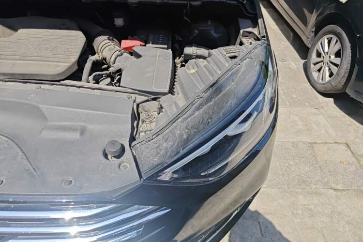 Used Ford Edge 2020 EcoBoost 245 Two-Wheel Drive Titanium 7-Seater Engine Bay Left